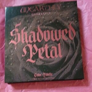 Shadowed Petal Eyeshadow Palette - Black and Pink
